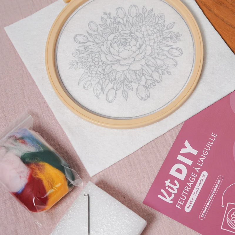 Kit DIY feutrage à l'aiguille Pivoine