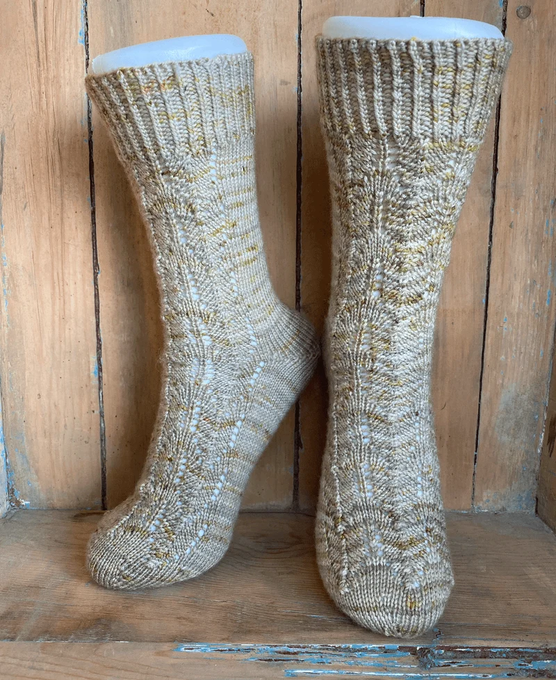 WALRUS KISSES Socks - Knitting Pattern