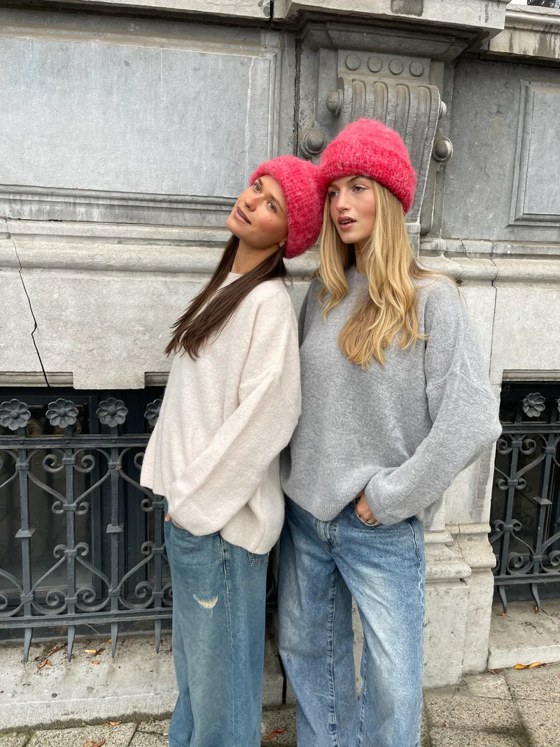 Mila Alpaca Beanie - Red/Blue