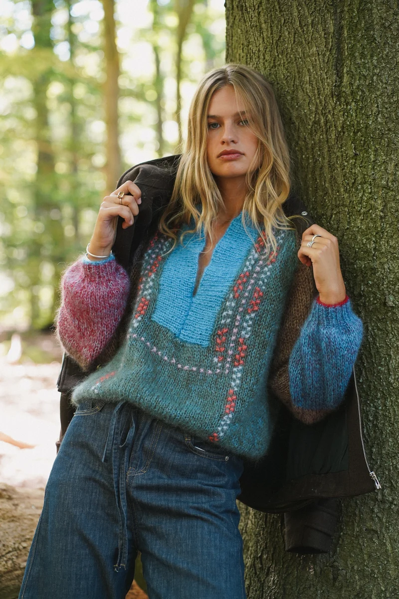 Alea Embroidery Pullover - Multicolor