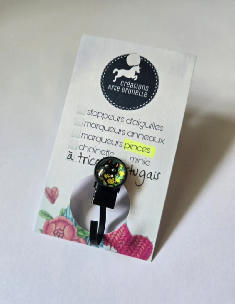 Portuguese Knitting Clip by Arte Brunelle
