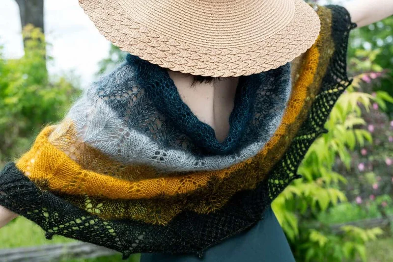 Défilé de Fées Poncho - Knitting pattern and Optional Kit