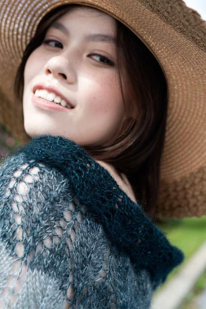 Défilé de Fées Poncho - Knitting pattern and Optional Kit
