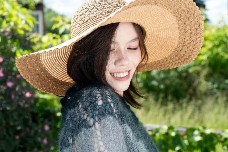 Défilé de Fées Poncho - Knitting pattern and Optional Kit