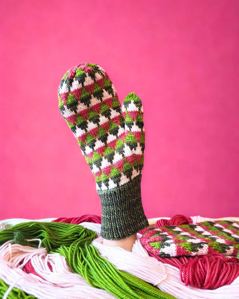 Dispersion Mittens - Free Knitting pattern and Optional Kit