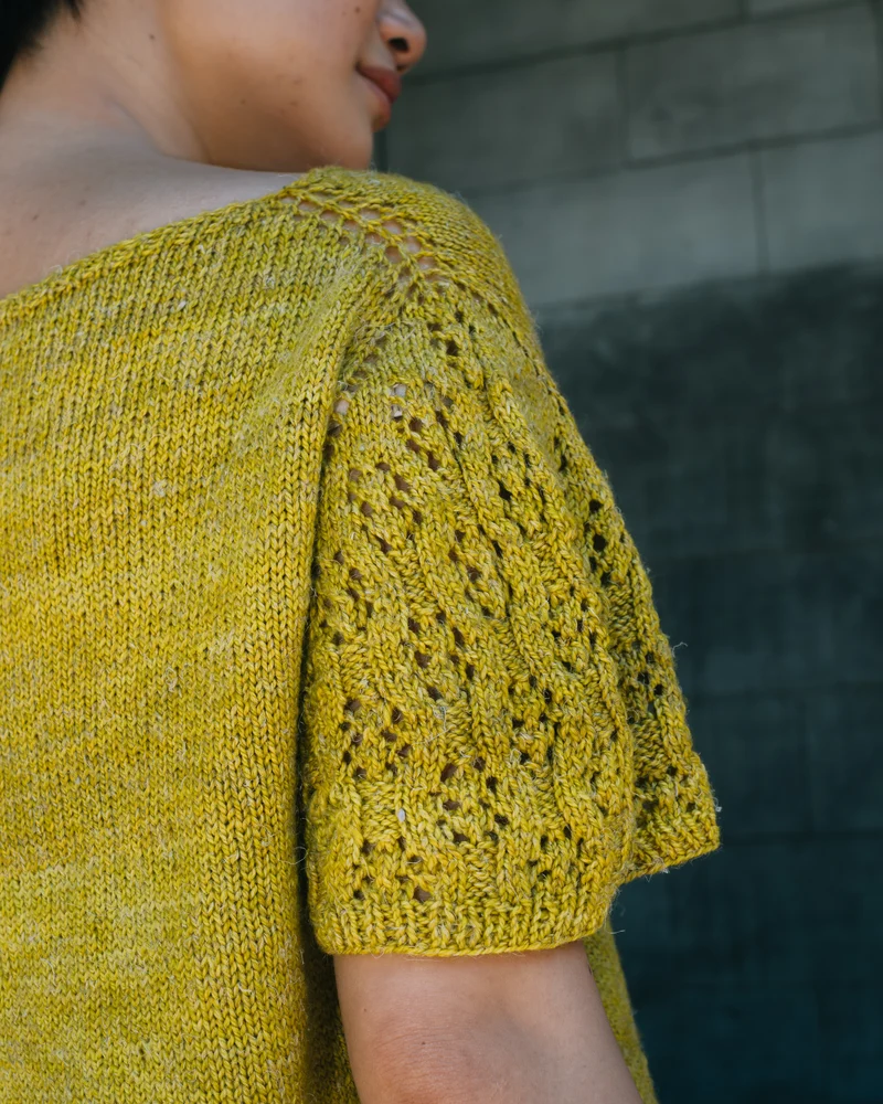 Gabrielle Short Sleeves Pullover - Knitting pattern and Optional kits