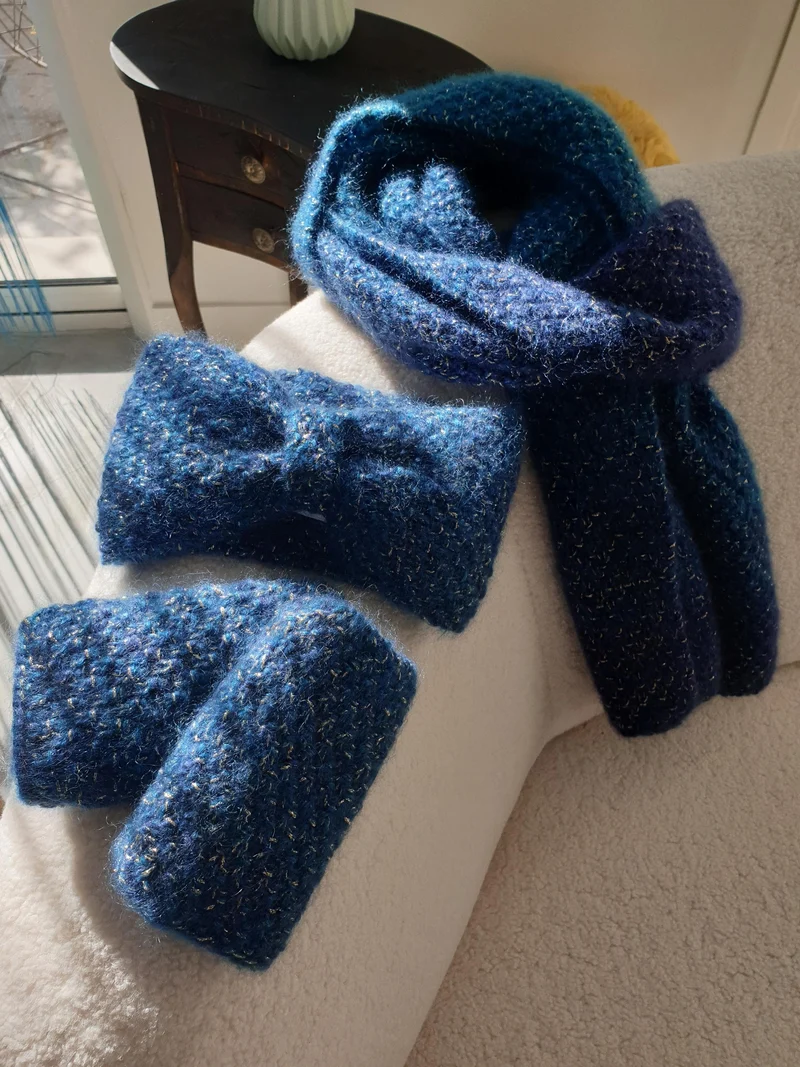 Mitaines, bandeau et écharpe Méribel à tricoter.