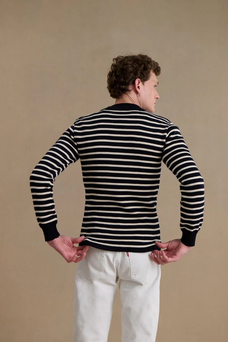 Pull marin rayé marine et écru pour homme