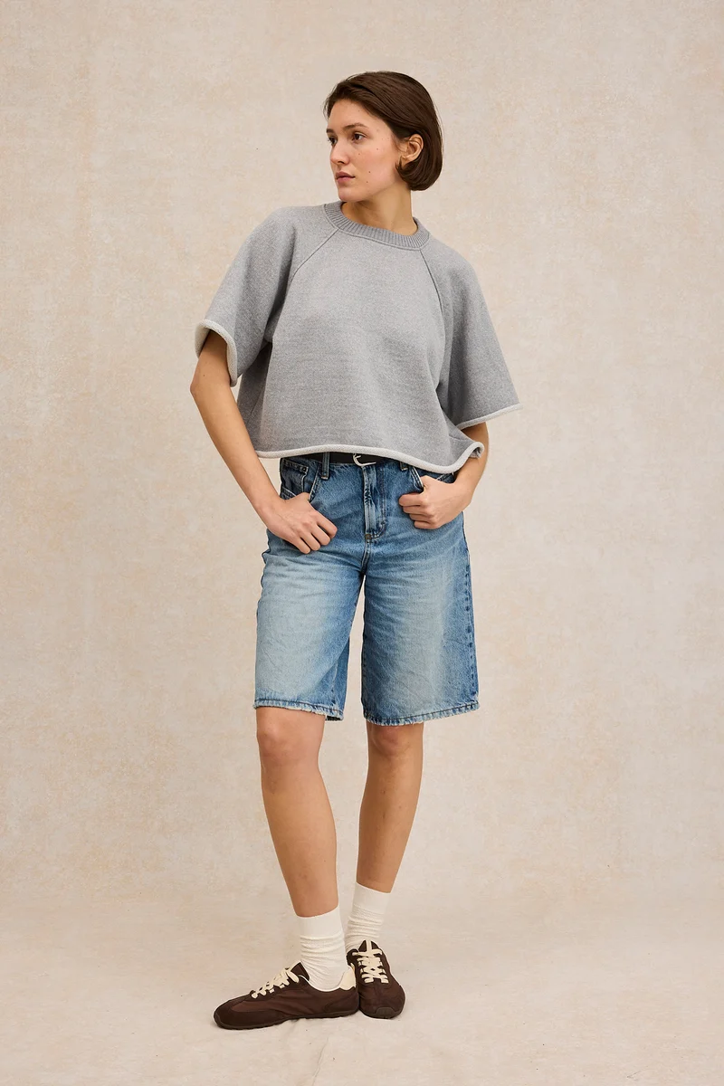 Sweat cropped gris clair en laine mérinos pour femme