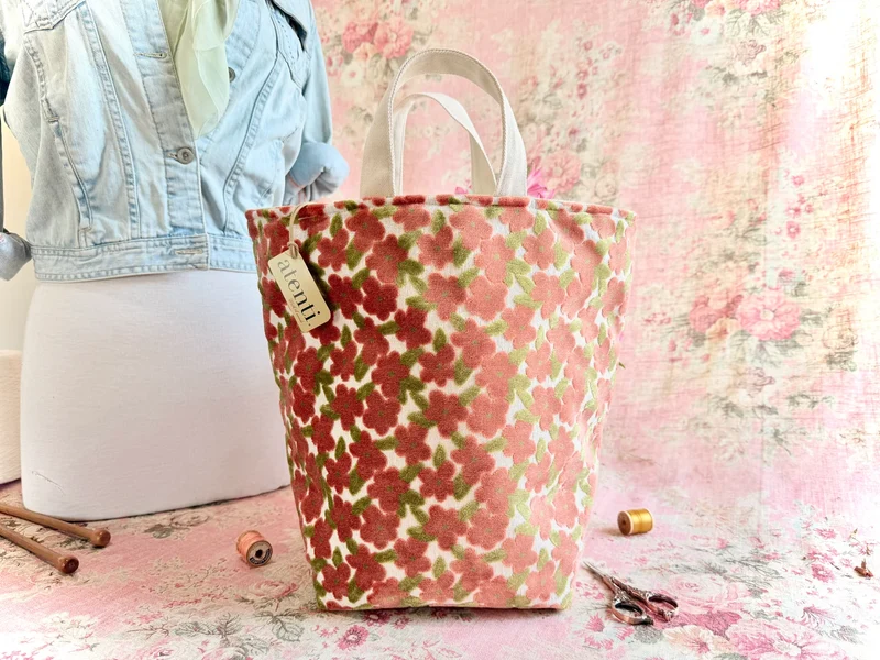 Velvet Daizy Hope Basket 🐦