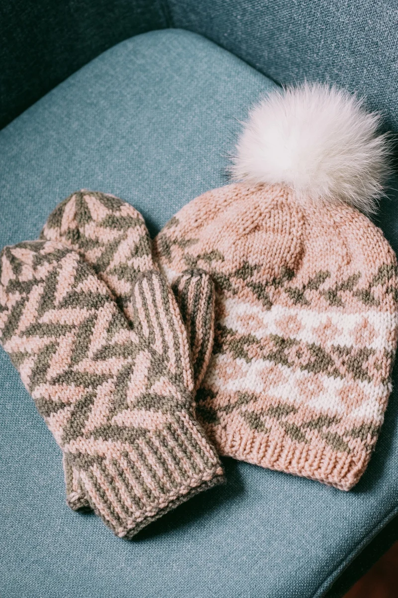 Fléchées Mittens - Free Knitting pattern and Optional kit