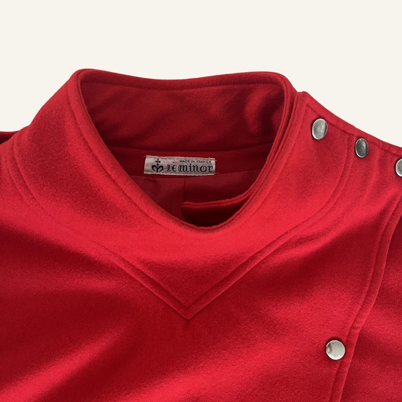 Manteau court rouge en laine pour femme - Seconde main