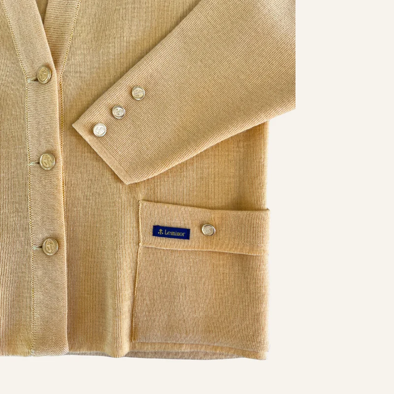 Cardigan jaune à boutons dorés en laine vierge pour femme - Seconde main