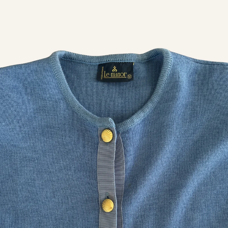 Gilet bleu ciel boutons dorés coquillage pour femme - Seconde main