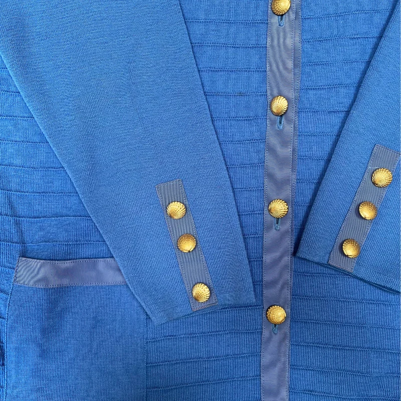Gilet bleu ciel boutons dorés coquillage pour femme - Seconde main