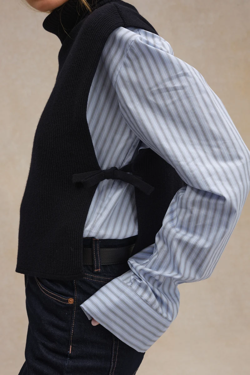 Plastron col roulé bleu marine en laine mérinos pour femme