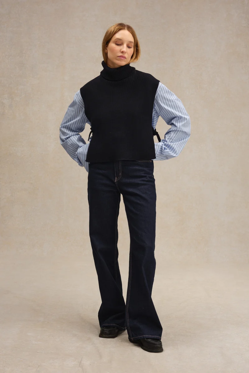 Plastron col roulé bleu marine en laine mérinos pour femme