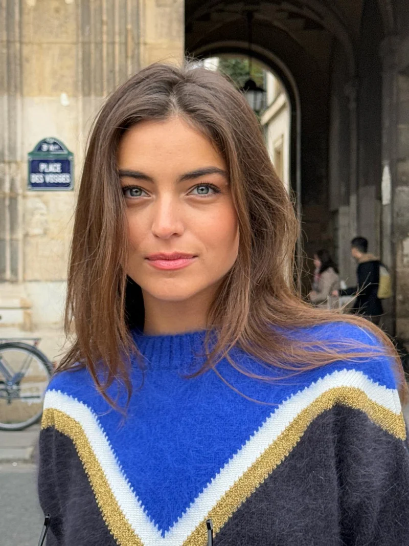 Pull Celeste Bleu et noir.