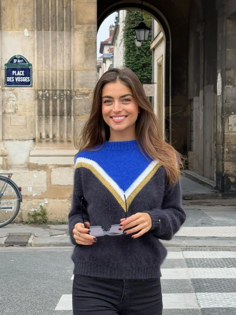 Pull Celeste Bleu et noir.