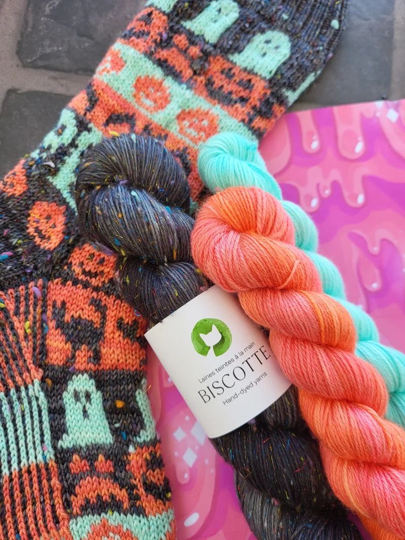 Haunted Heels Socks | Knitting Pattern and Optional Kits