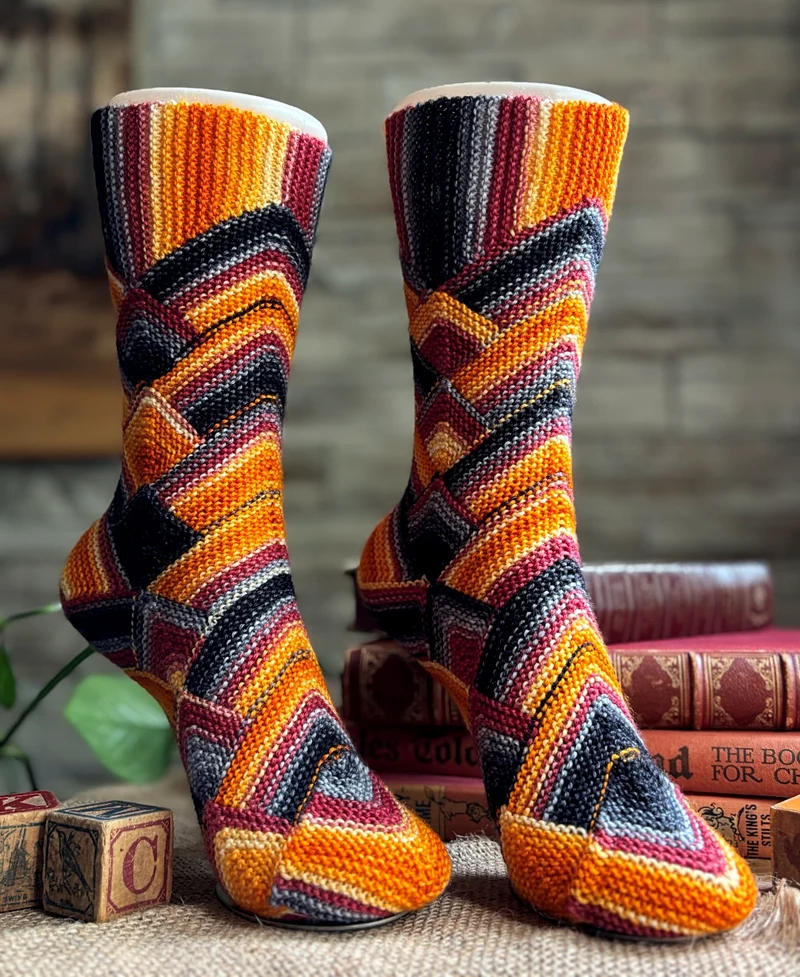 Concavity Socks | Knitting kit