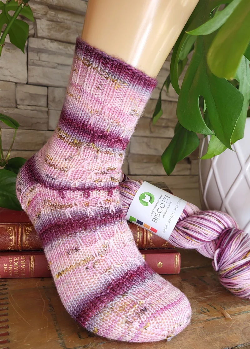 Slipped Stitch Socks | Knitting pattern and Optional kit