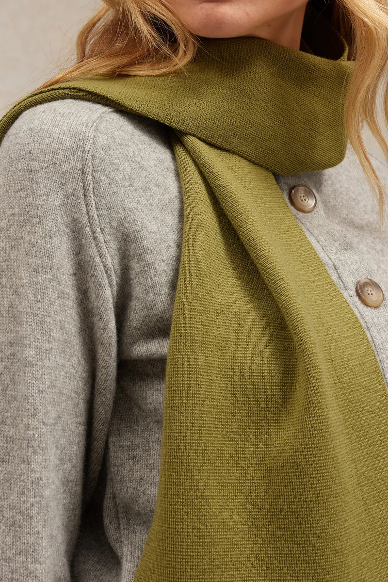Écharpe fine mixte olive acide en maille Milano