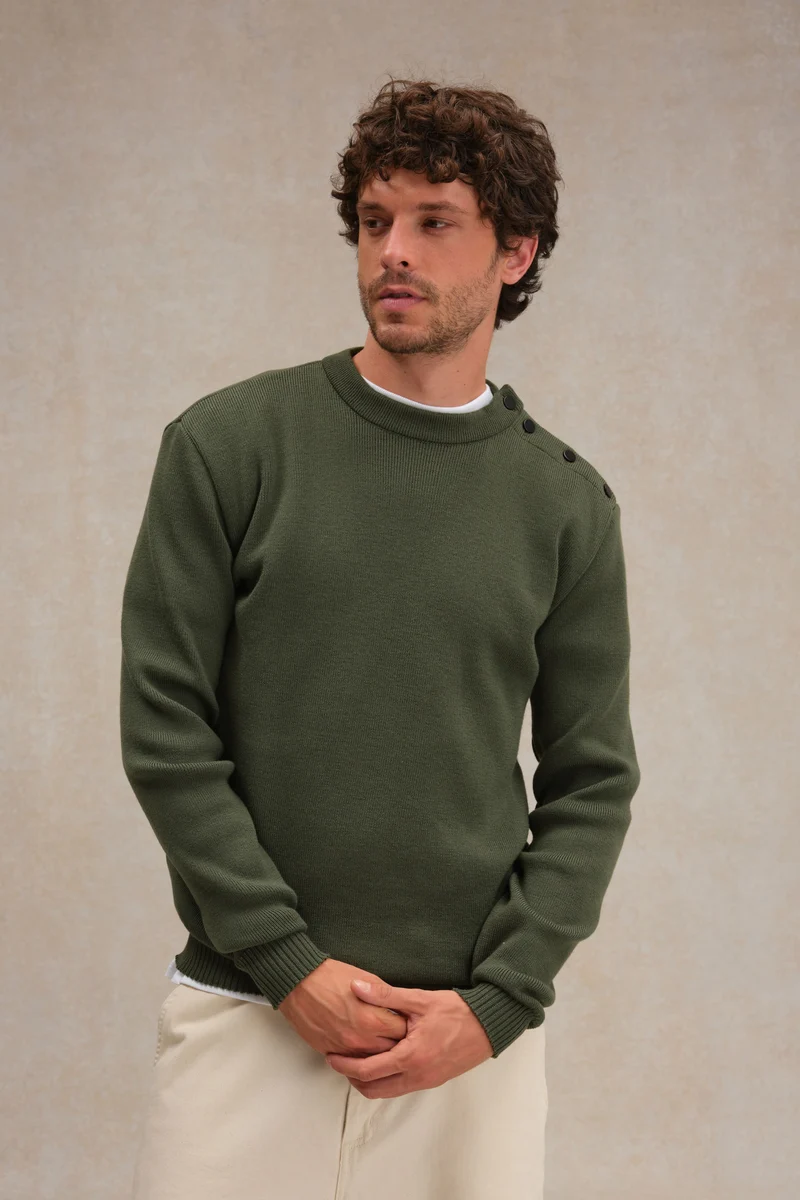 Pull marin ample olive kaki en laine mérinos pour homme