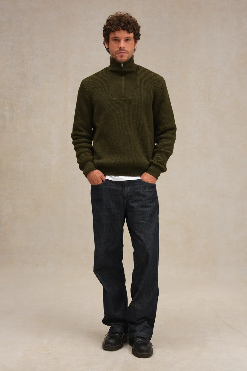 Pull camionneur olive en laine vierge pour homme