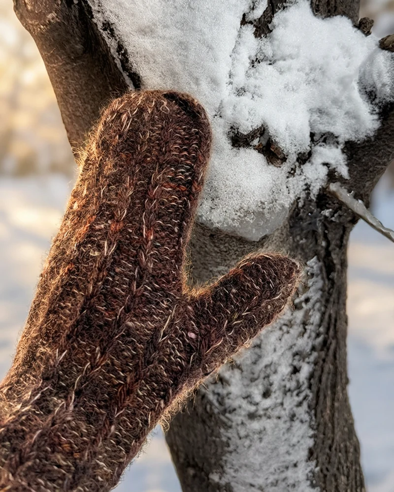 Blitzen Mittens | Knitting pattern and Optional kit