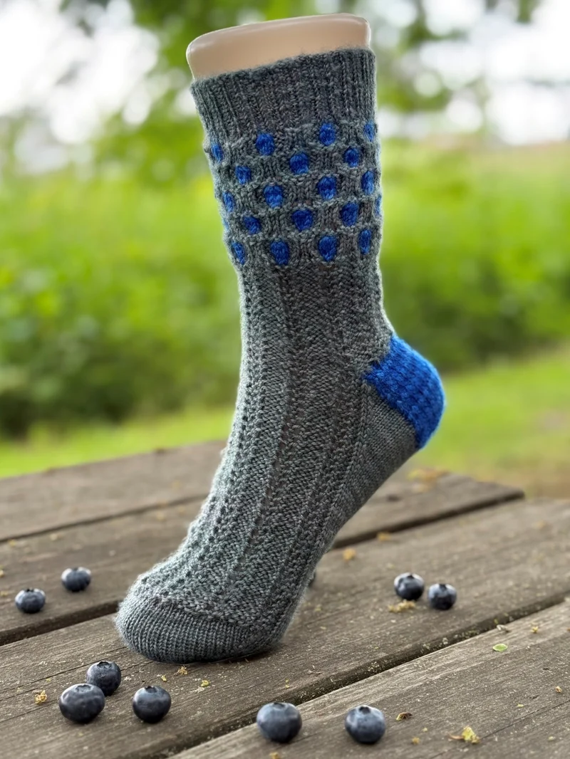 La Route Des Bleuets Socks - Knitting pattern and Optional kit