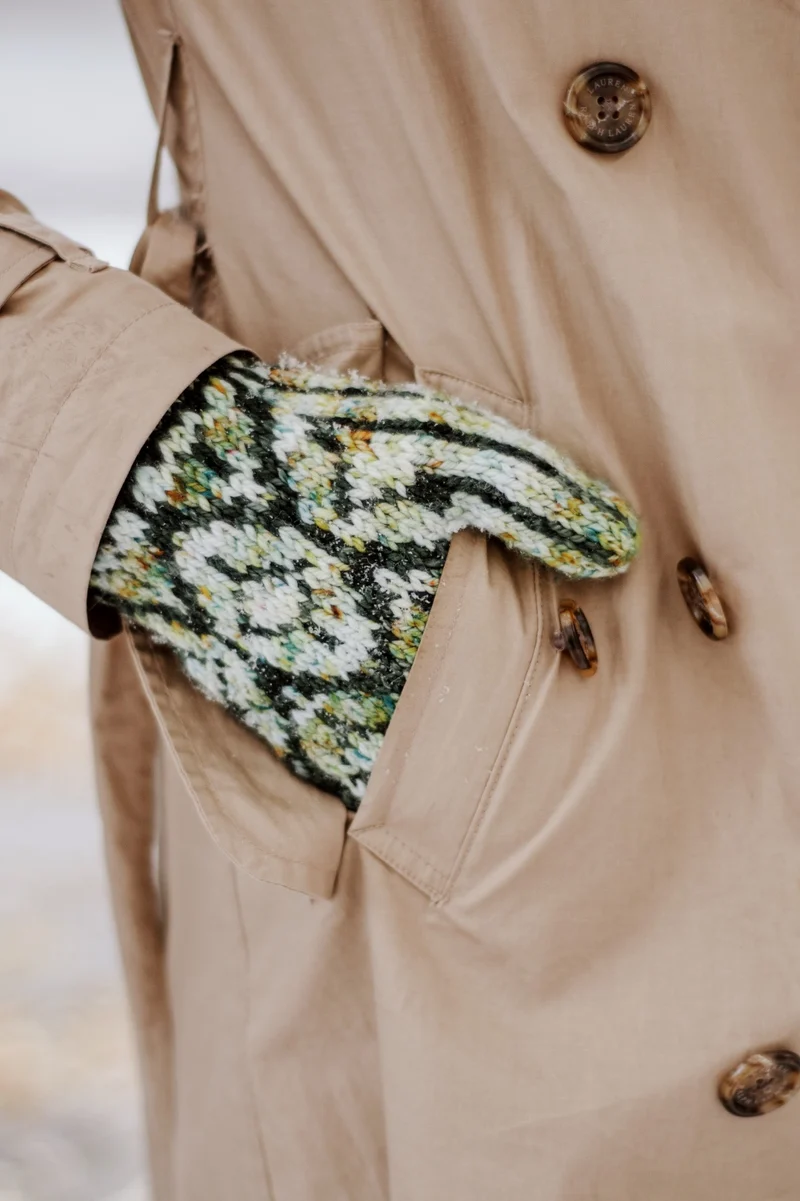 Lancelot Mittens - Free Knitting pattern