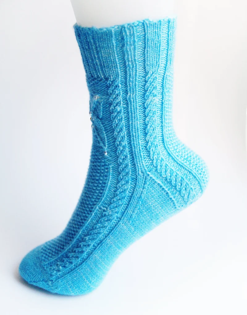 Papillon de Glace Socks | Knitting pattern and Optional kit