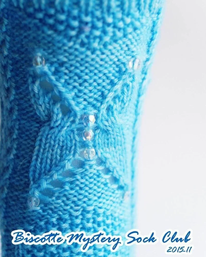 Papillon de Glace Socks | Knitting pattern and Optional kit