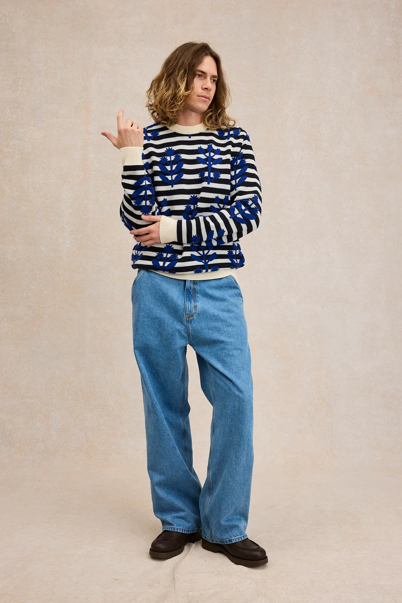 Pull marin à fleurs bleu roi en laine mérinos pour homme - Le Minor x Fragonard