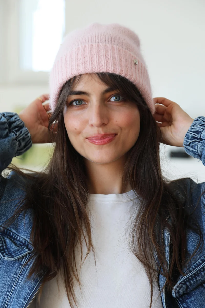 Le bonnet en Angora à tricoter.
