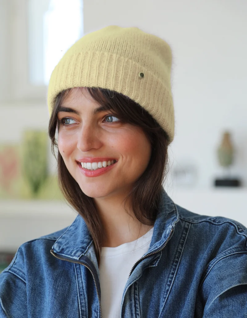Le bonnet en Angora à tricoter.