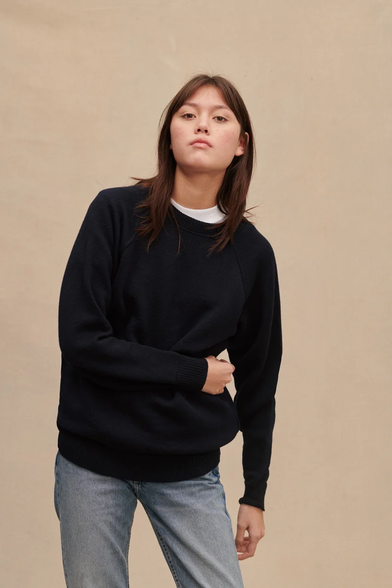 Sweat bleu marine en laine mérinos pour femme