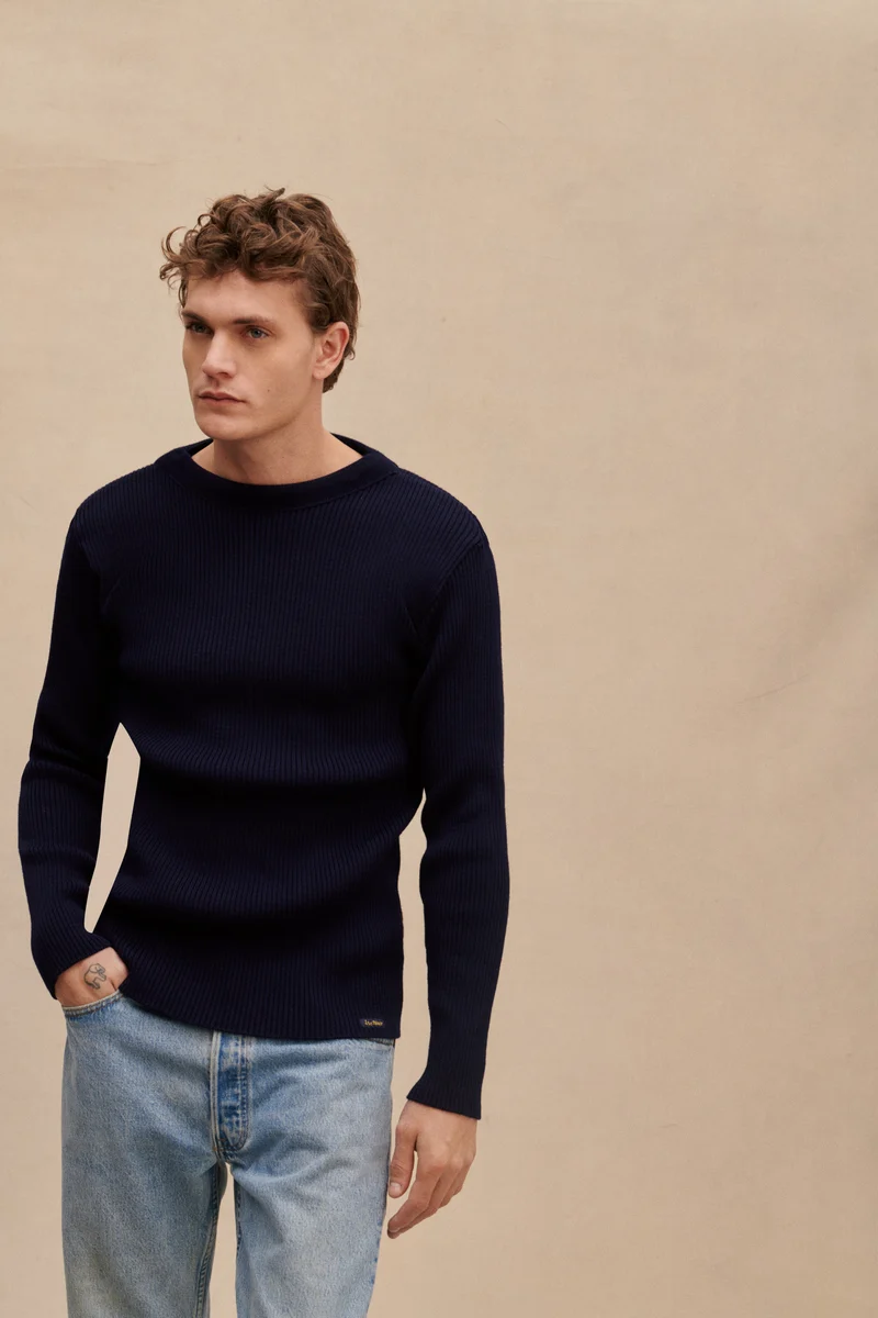 Pull bleu marine d'inspiration militaire pour homme