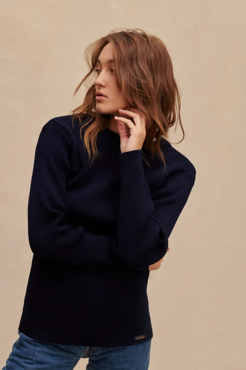 Pull bleu marine d'inspiration militaire pour femme