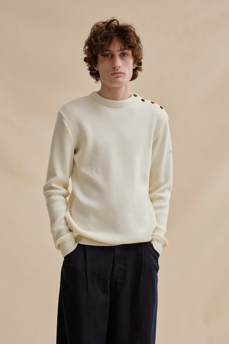 Pull marin ample écru en laine mérinos pour homme