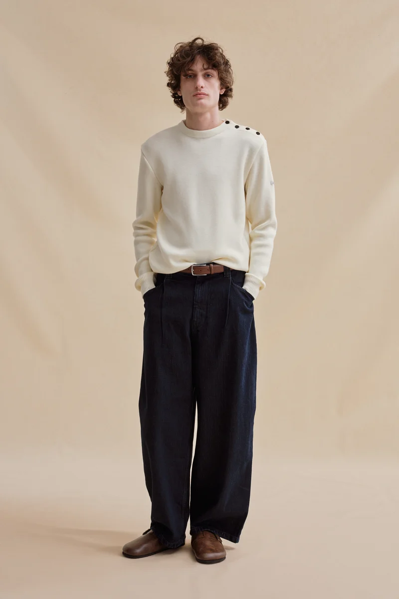 Pull marin ample écru en laine mérinos pour homme