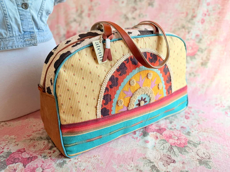 Sunrise Overnighter – Southwest Tapestry Bag for Knitters, Crafters & Collectors 🐦