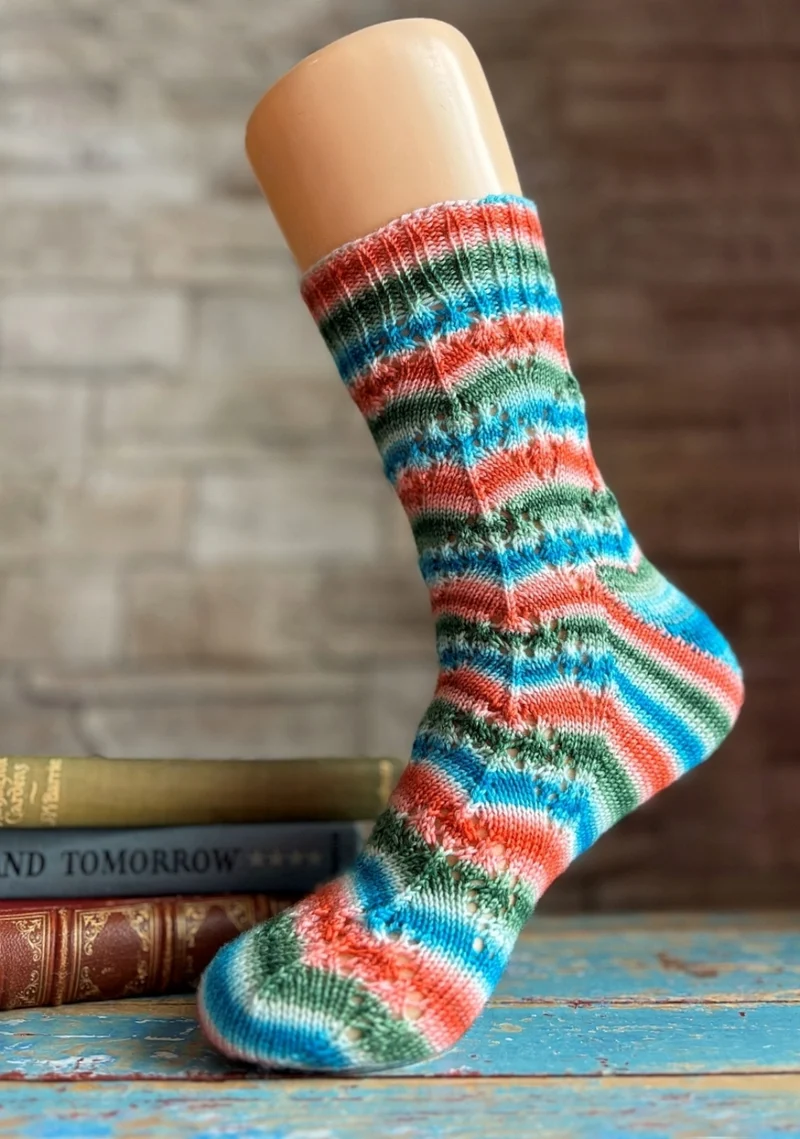 Perce-Neige Socks | Knitting pattern and Optional kit