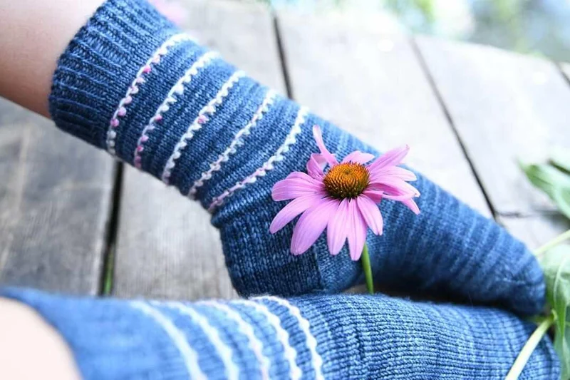 Mini Bobble Sock free sock pattern