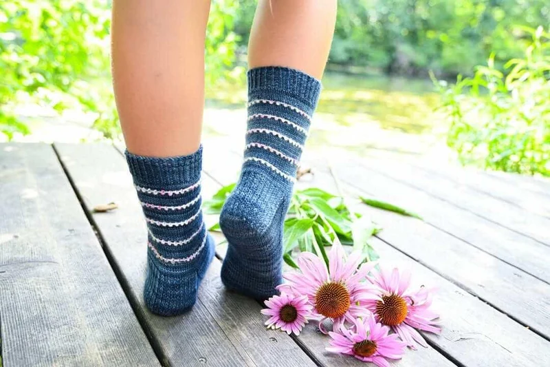 Mini Bobble Sock free sock pattern
