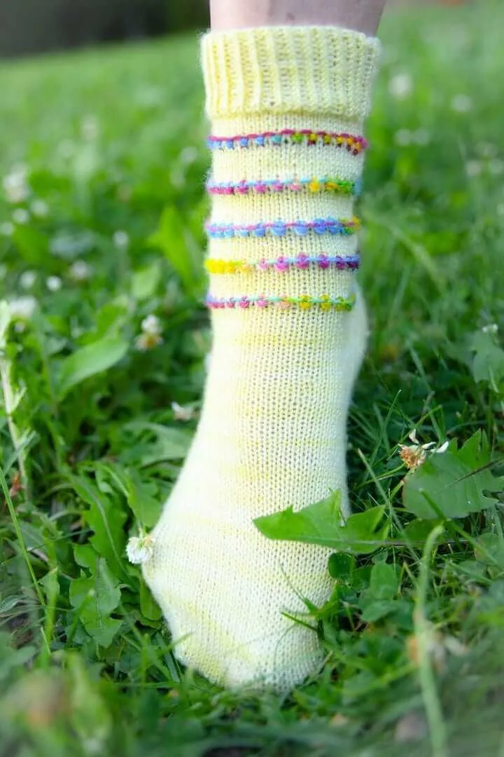 Mini Bobble Sock free sock pattern