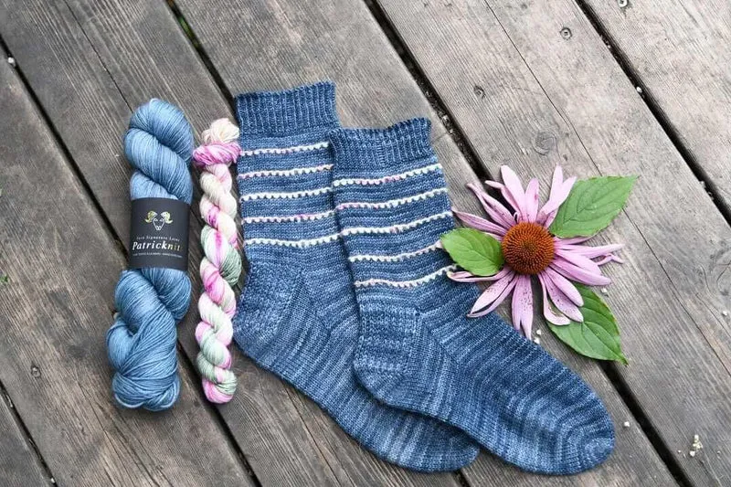 Mini Bobble Sock free sock pattern