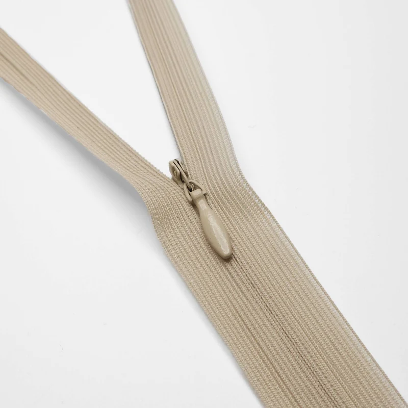 Fermeture éclair invisible à bout fermé | #2 | 21 1/4'' - 54 cm