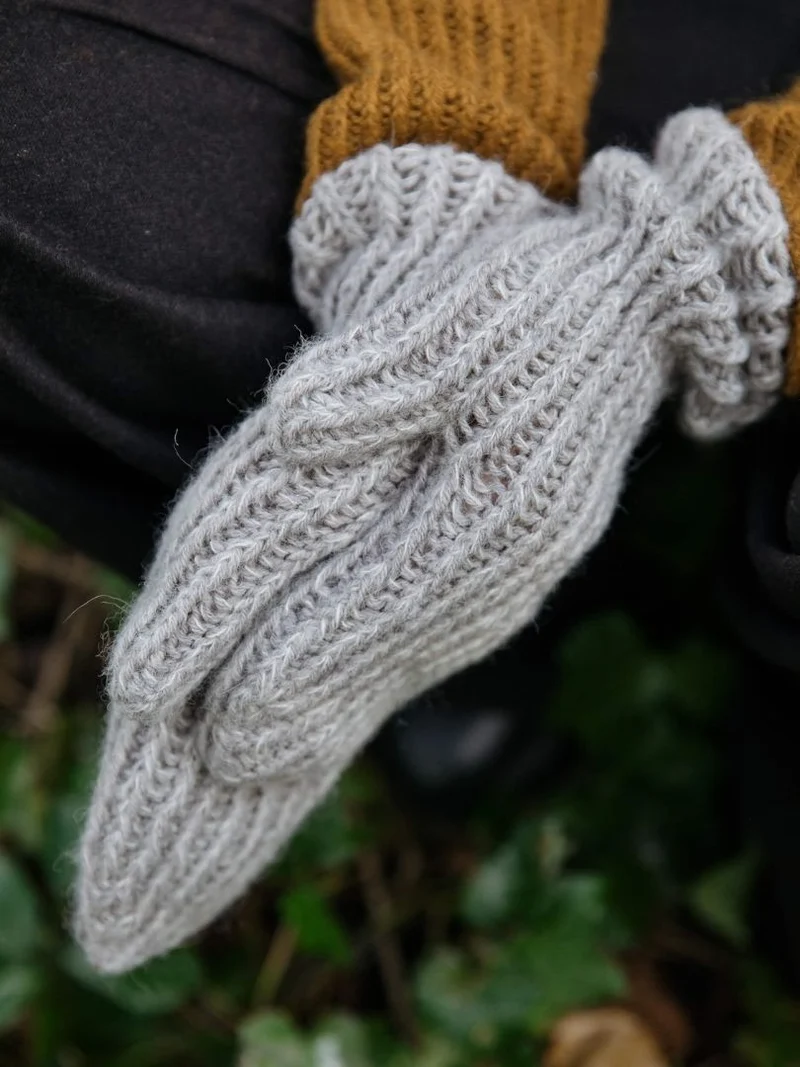 Field Notes: 20 Textured Knits for Everyday Beauty by Olga Putano